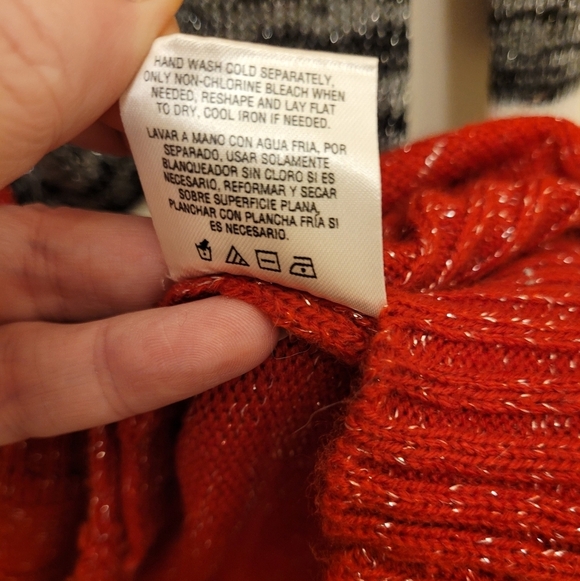 Canyon River Blues Red Black Metallic Button Down Sweater Size Medium - Picture 10 of 11